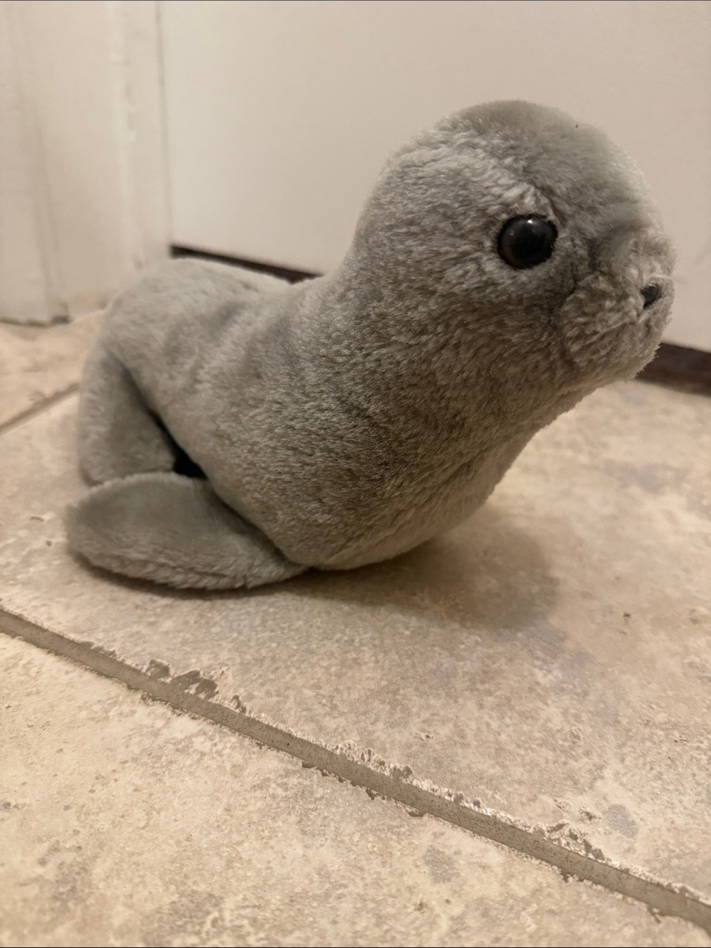 Vintage 1976 R. Dakin & Co. Finnegan Gray Seal Plush 9" Stuffed Animal Toy